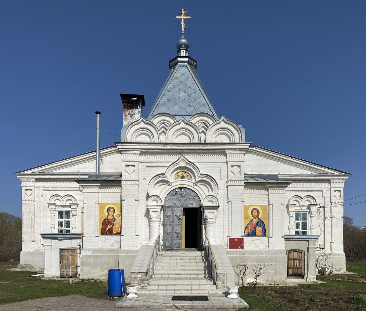Вид с запада, фасады. Собор Троицы Живоначальной, Мариинский Посад (Мариинско-Посадский район, Республика Чувашия)