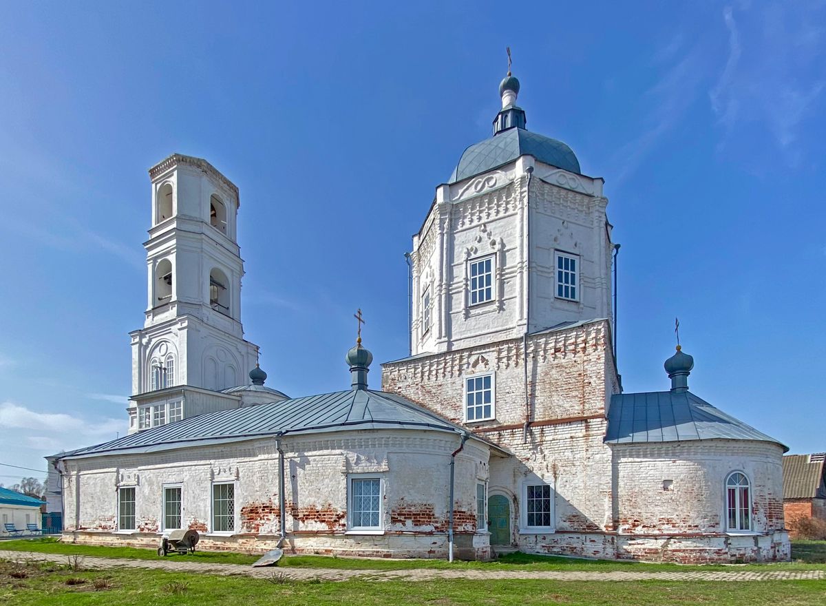 Вид с юго-востока, фасады. Церковь Казанской иконы Божией Матери, Мариинский Посад (Мариинско-Посадский район, Республика Чувашия)