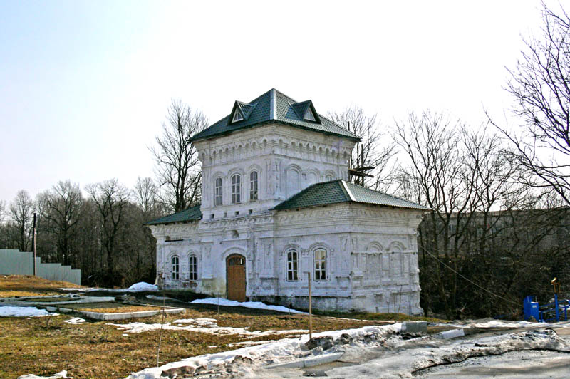 Оранки. Оранский Богородицкий мужской монастырь. дополнительная информация, Игуменский корпус