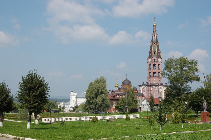 Троицкий мужской монастырь, Алатырь (Алатырский район и г. Алатырь, Республика Чувашия). общий вид в ландшафте