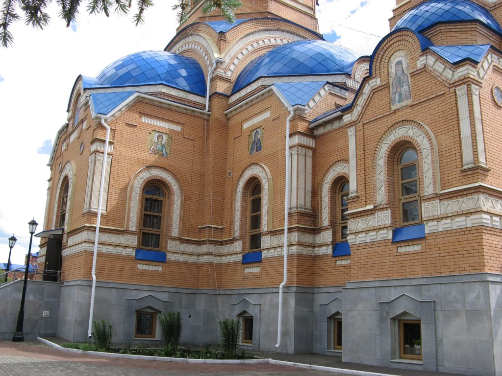 Йошкар-Ола. Церковь Успения Пресвятой Богородицы. фасады, Вид храма с юго-восточной стороны