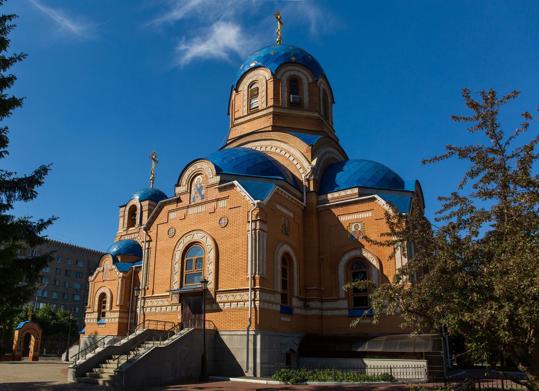 Йошкар-Ола. Церковь Успения Пресвятой Богородицы. фасады