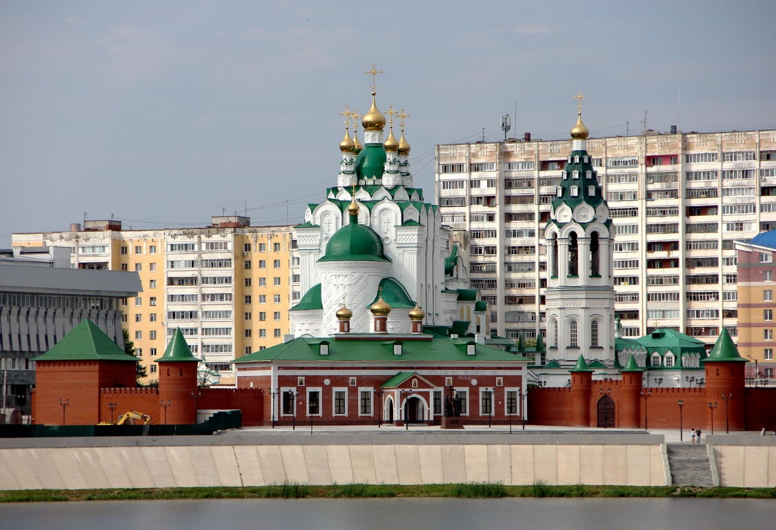 Йошкар-Ола. Церковь Троицы Живоначальной. фасады