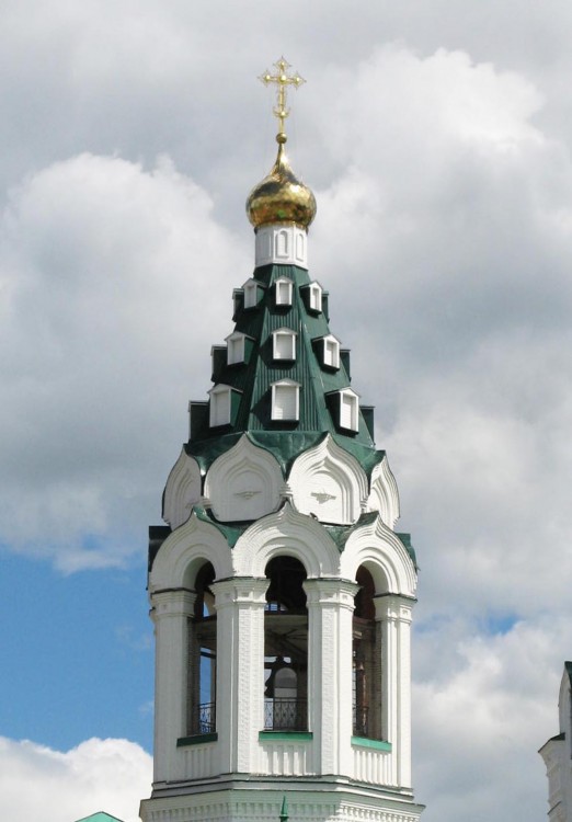 Церковь Троицы Живоначальной, Йошкар-Ола (Йошкар-Ола, город, Республика Марий Эл). архитектурные детали, Ярус звона колокольни с шатровым завершением