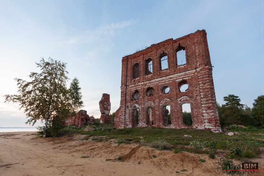 Ясенево. Церковь Знамения Честного Креста Господня в Коприно (старая). фасады