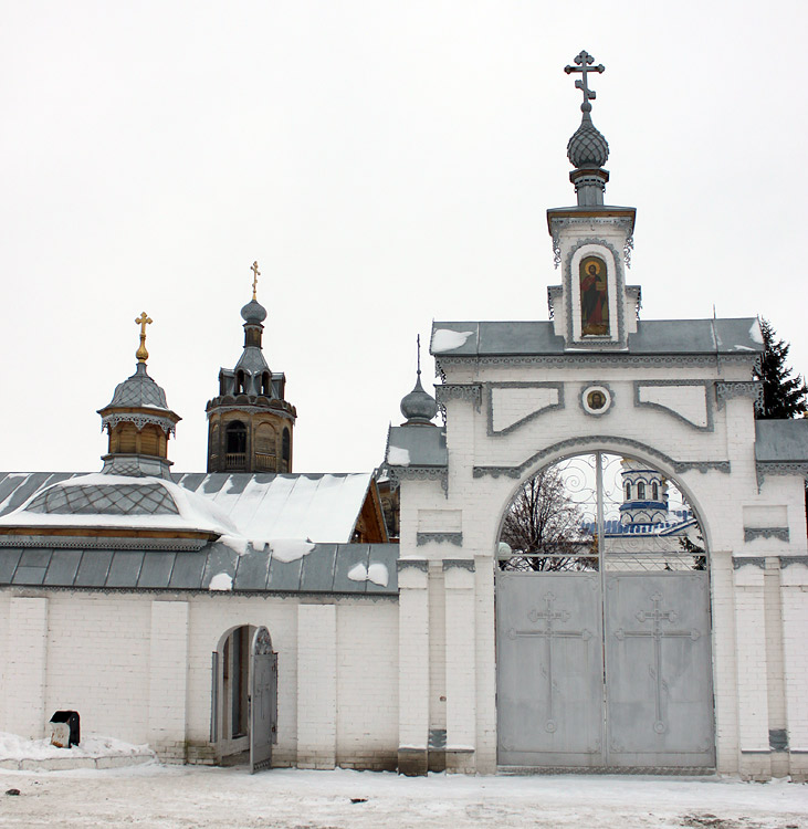 Цивильск. Тихвинский Богородицкий женский монастырь. дополнительная информация, Ворота монастыря