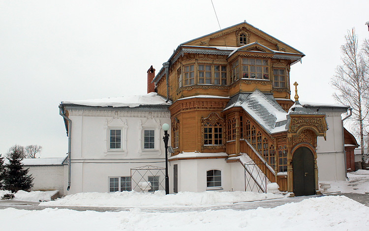 Тихвинский Богородицкий женский монастырь, Цивильск (Цивильский район, Республика Чувашия). дополнительная информация, Настоятельский корпус