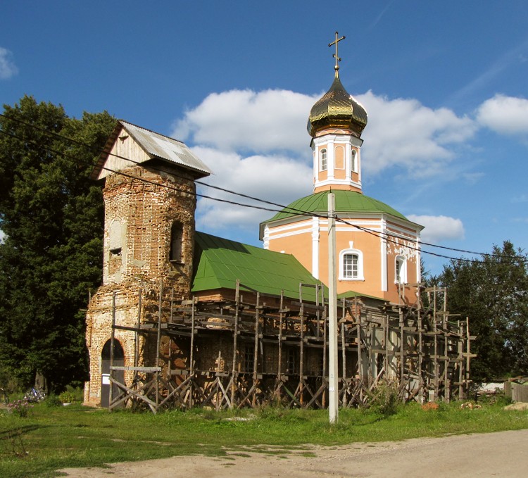 Церковь Димитрия Солунского, Отрадное (Брянский район, Брянская область). общий вид в ландшафте
