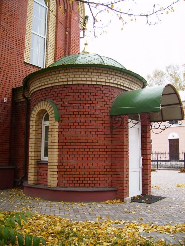 Церковь Всех Святых воинов, Брянск (Брянск, город, Брянская область). архитектурные детали, Вход  в  часовню