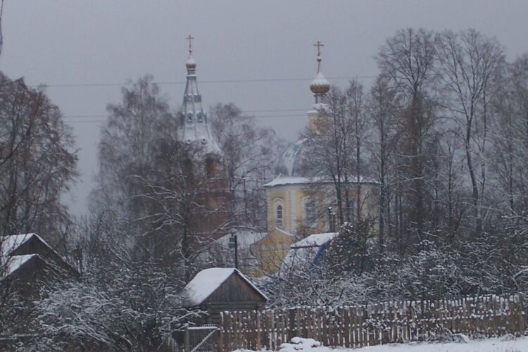 Воскресенская мужская Ермолинская пустынь. Церковь Воскресения Христова, Ермолино (Фурмановский район, Ивановская область). общий вид в ландшафте