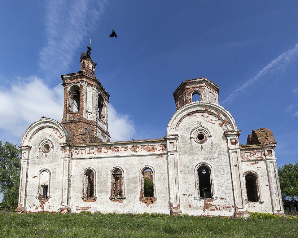 Волчихинский Майдан. Церковь Троицы Живоначальной (новая). фасады