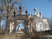 Ярлыково. Храмовый комплекс. Церкви Смоленской иконы Божией Матери и Флора и Лавра