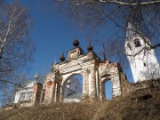 Ярлыково. Храмовый комплекс. Церкви Смоленской иконы Божией Матери и Флора и Лавра