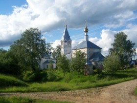 Ярлыково. Храмовый комплекс. Церкви Смоленской иконы Божией Матери и Флора и Лавра