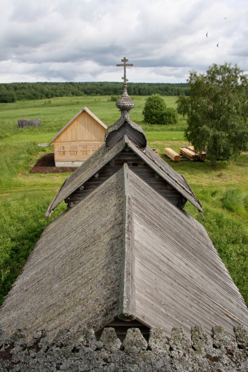 Церковь Илии Пророка, Поля (Медвежьегорский район, Республика Карелия). архитектурные детали