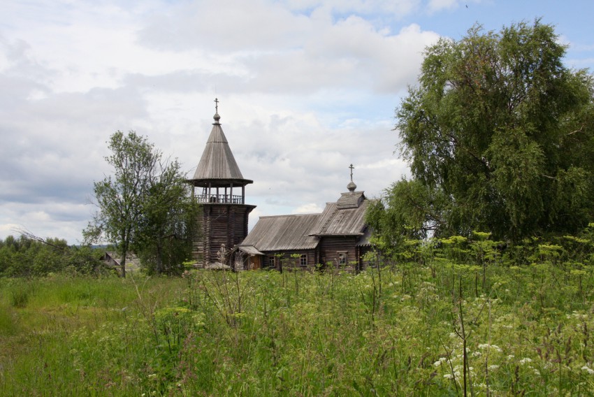 Церковь Илии Пророка, Поля (Медвежьегорский район, Республика Карелия). общий вид в ландшафте