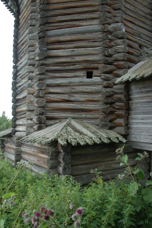 Церковь Илии Пророка, Поля (Медвежьегорский район, Республика Карелия). архитектурные детали