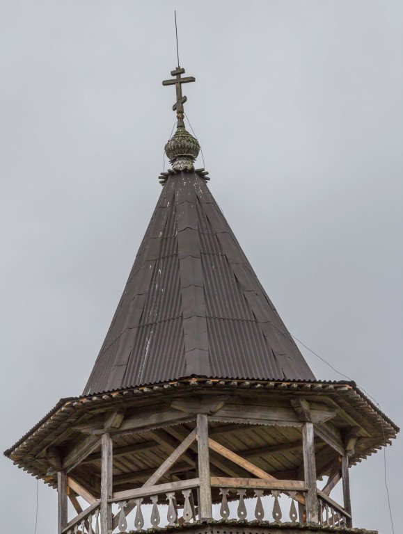 Церковь Илии Пророка, Поля (Медвежьегорский район, Республика Карелия). архитектурные детали, Фрагмент колокольни