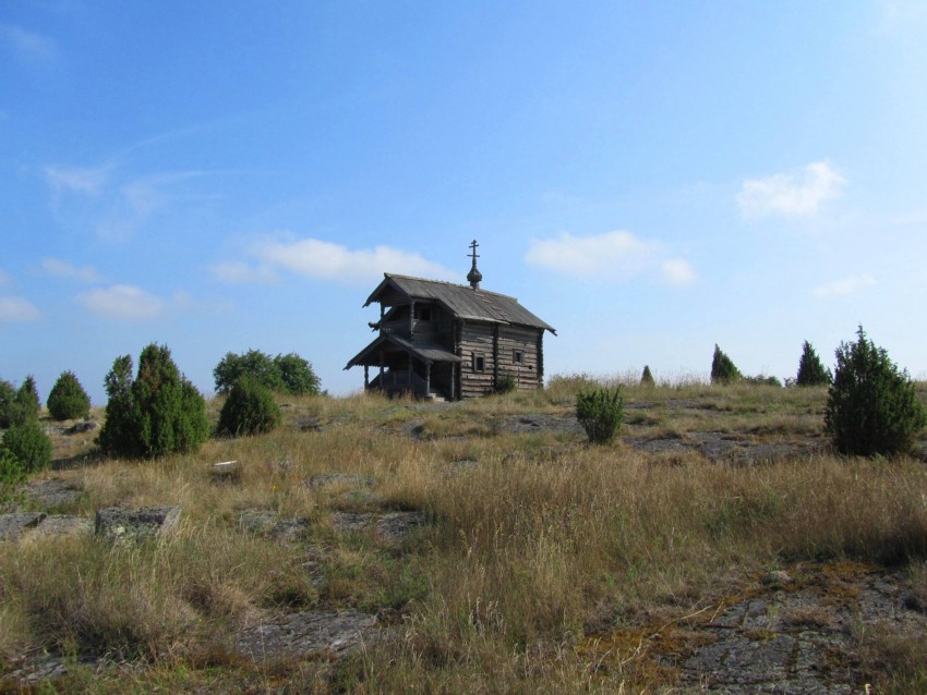 Часовня Михаила Архангела, Подгорская (Паяницы) (Медвежьегорский район, Республика Карелия). общий вид в ландшафте, вид с юго-запада