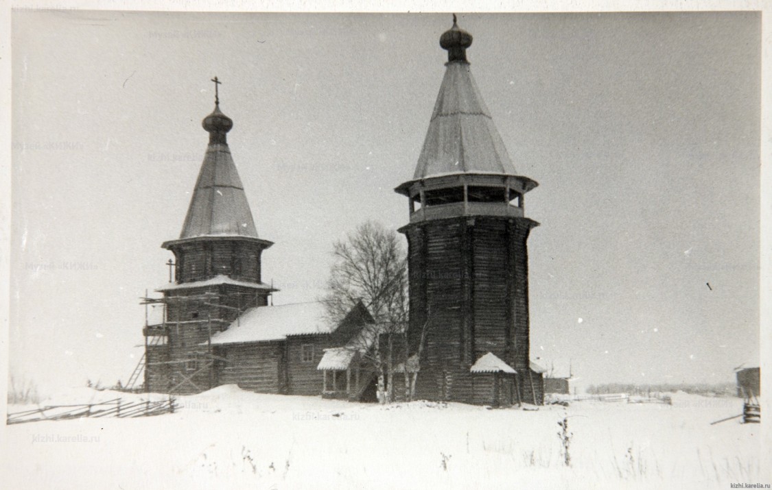 Церковь Варвары великомученицы (старая), Раньково (Яндомозеро) (Медвежьегорский район, Республика Карелия). архивная фотография, В период реставрации 1952-1959 гг https://kizhi.karelia.ru/collection/tserkov-sv-varvaryi-d-yandomozero/3333