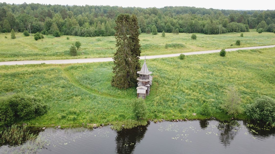 Часовня Космы и Дамиана, Узкие (Медвежьегорский район, Республика Карелия). общий вид в ландшафте