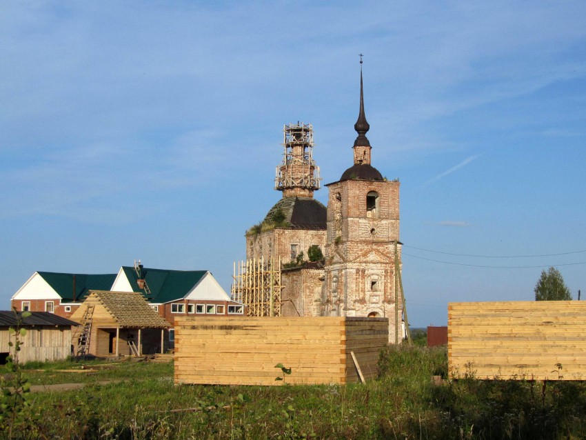 Церковь Николая Чудотворца, Гагарки (Котласский район и г. Котлас, Архангельская область). фасады, вовсю идет строительство...