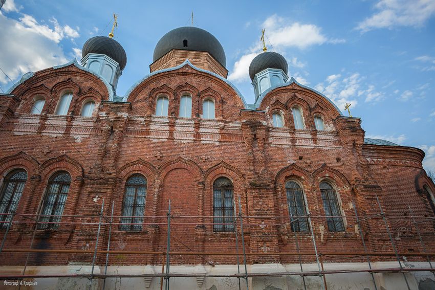 Введенское. Покровская Введенская Островная женская пустынь. Собор Введения во храм Пресвятой Богородицы. архитектурные детали