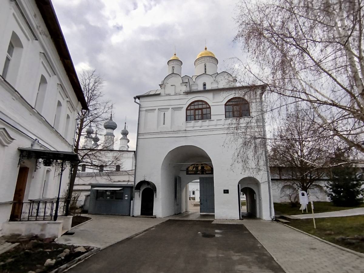 фасады. Покровский женский монастырь. Надвратная церковь Благовещения Пресвятой Богородицы, Суздаль (Суздальский район, Владимирская область)