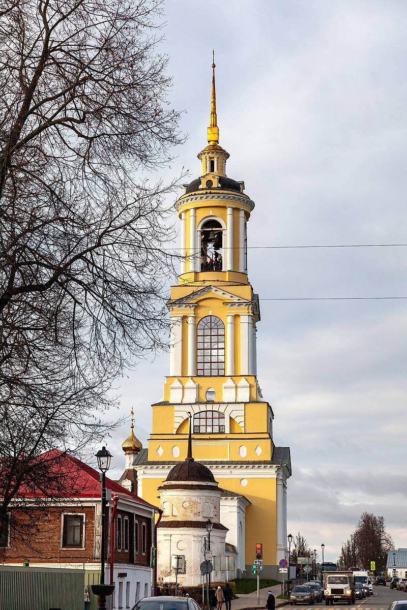 общий вид в ландшафте. Ризоположенский женский монастырь. Колокольня Евфросинии Суздальской, Суздаль (Суздальский район, Владимирская область)