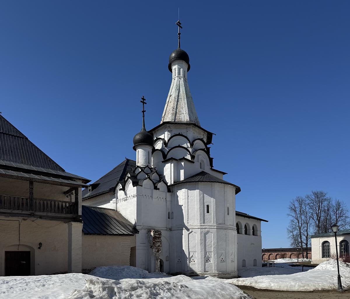 Вид с юго-востока, фасады. Спасо-Евфимиевский монастырь. Трапезная церковь Успения Пресвятой Богородицы, Суздаль (Суздальский район, Владимирская область)