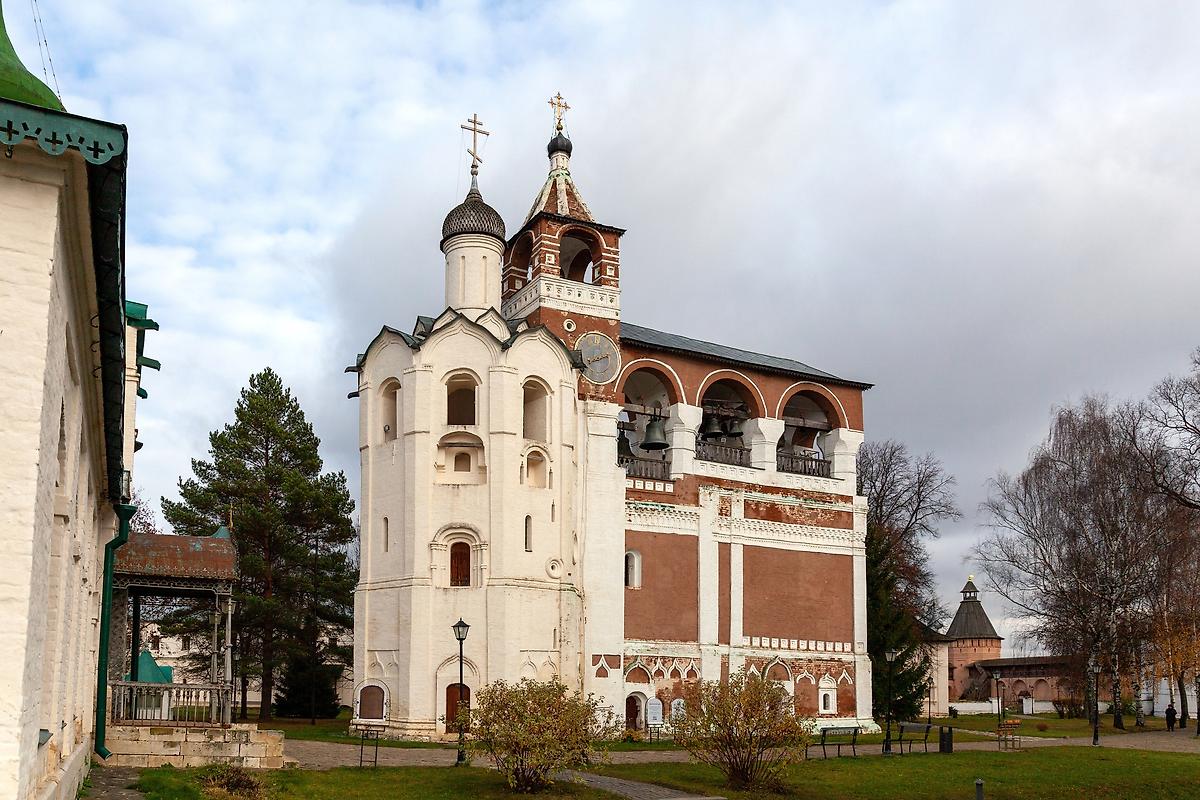 общий вид в ландшафте. Спасо-Евфимиевский монастырь. Церковь Рождества Иоанна Предтечи в колокольне, Суздаль (Суздальский район, Владимирская область)