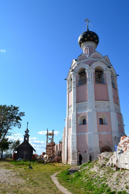 Каменный, остров. Спасо-Каменный Преображенский монастырь. Церковь Успения Пресвятой Богородицы. фасады