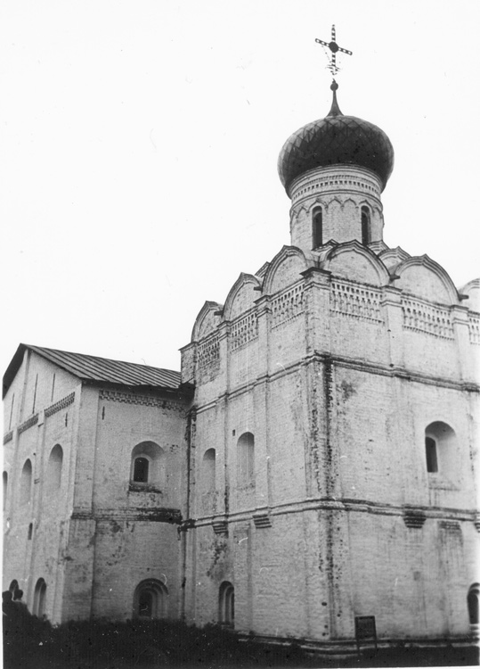 Спасо-Прилуцкий мужской монастырь. Церковь Введения во храм Пресвятой Богородицы, Вологда (Вологда, город, Вологодская область). архитектурные детали, Вид с юго-востока.