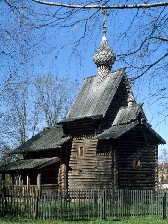Кирилло-Белозерский монастырь. Церковь Положения Ризы Господней из села Бородавы, Кириллов (Кирилловский район, Вологодская область). фасады