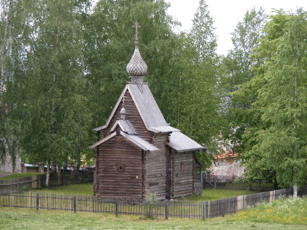 Кирилло-Белозерский монастырь. Церковь Положения Ризы Господней из села Бородавы, Кириллов (Кирилловский район, Вологодская область). фасады