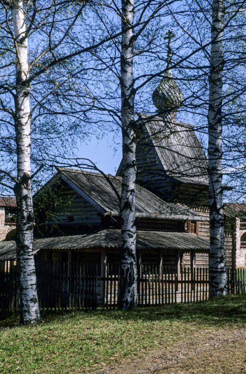 Кирилло-Белозерский монастырь. Церковь Положения Ризы Господней из села Бородавы, Кириллов (Кирилловский район, Вологодская область). фасады