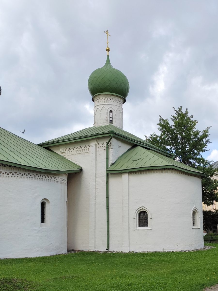 Кириллов. Кирилло-Белозерский монастырь. Церковь Епифания. фасады