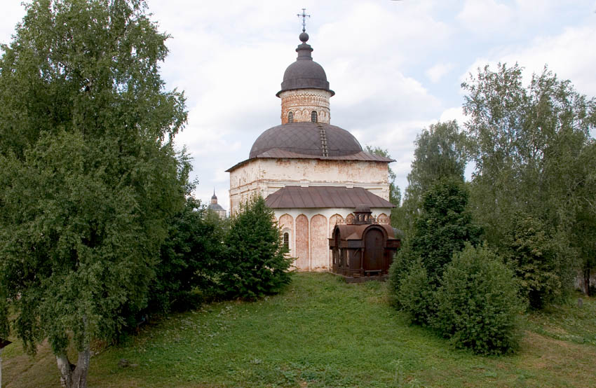 Кирилло-Белозерский монастырь. Церковь Иоанна Предтечи, Кириллов (Кирилловский район, Вологодская область). общий вид в ландшафте