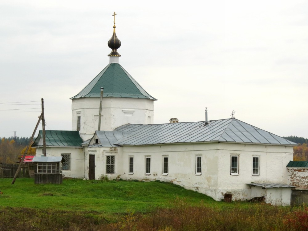 Борок. Предтеченский Иаково-Железноборовский монастырь. Церковь Трёх Святителей. фасады