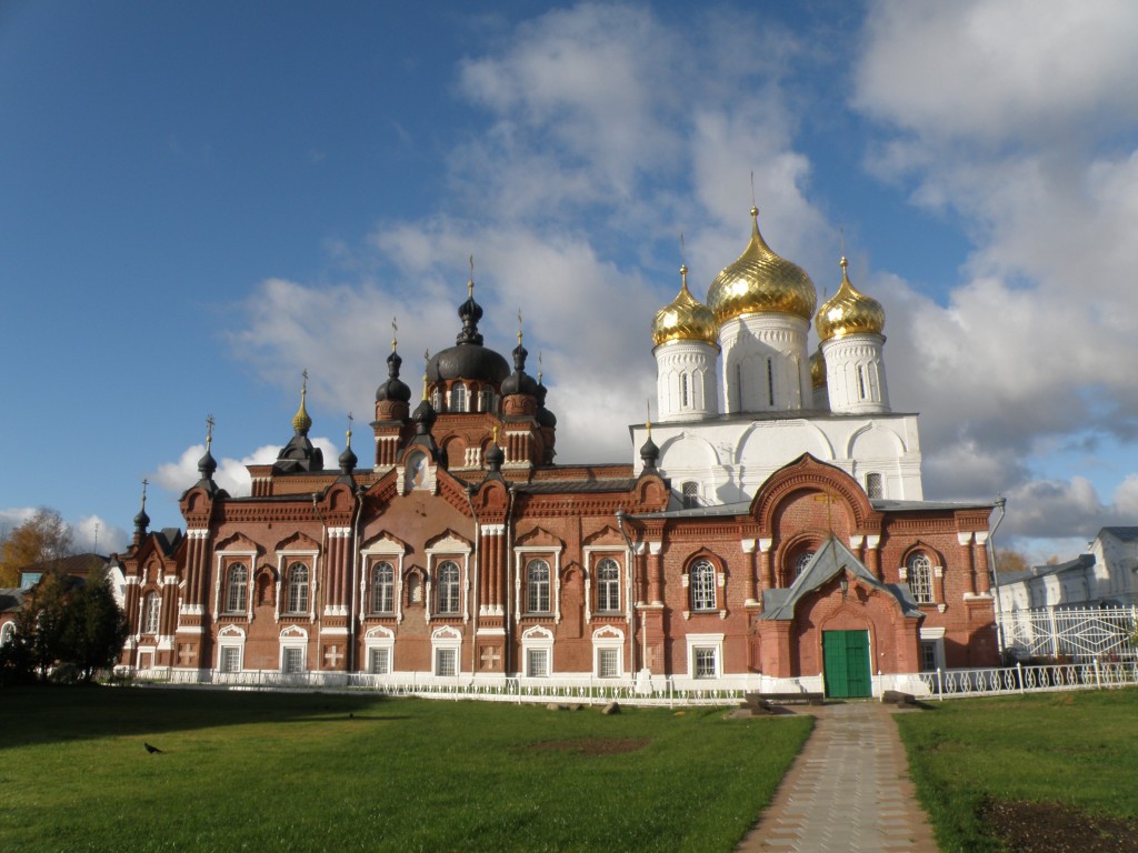 Богоявленско-Анастасьинский женский монастырь. Кафедральный собор Богоявления Господня и Анастасии Римляныни, Кострома (Кострома, город, Костромская область). фасады