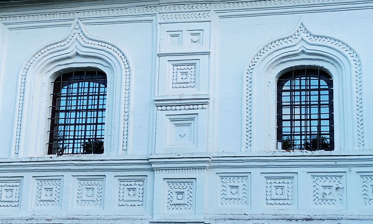 Троицкий Ипатьевский монастырь. Собор Троицы Живоначальной, Кострома (Кострома, город, Костромская область). архитектурные детали, Архитектура оконных проемов притвора южного фасада собора