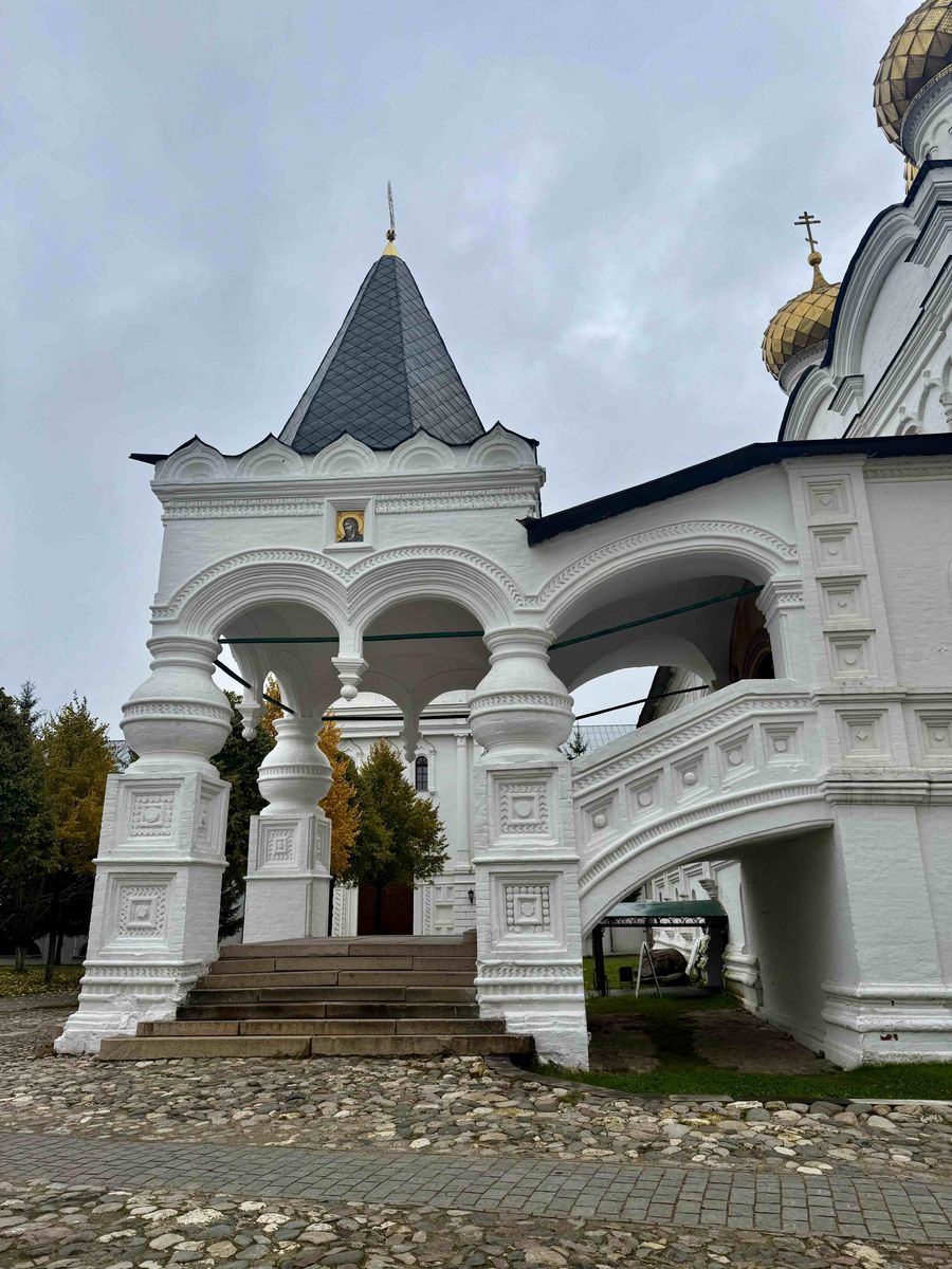 Троицкий Ипатьевский монастырь. Собор Троицы Живоначальной, Кострома (Кострома, город, Костромская область). архитектурные детали