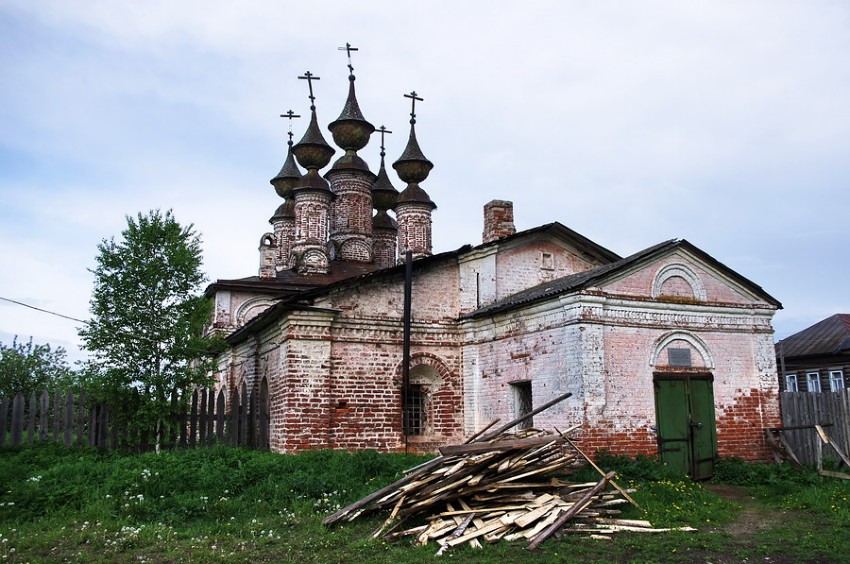 Солигалич. Воскресенский монастырь. Церковь Богоявления Господня. фасады