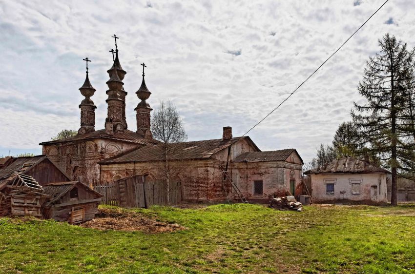 Солигалич. Воскресенский монастырь. Церковь Богоявления Господня. фасады