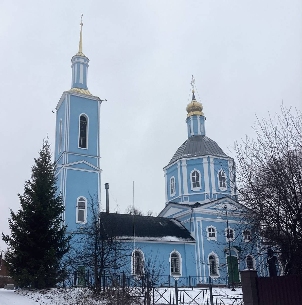 Вид с юго-запада, фасады. Церковь Казанской иконы Божией Матери, Савино (Заокский район, Тульская область)
