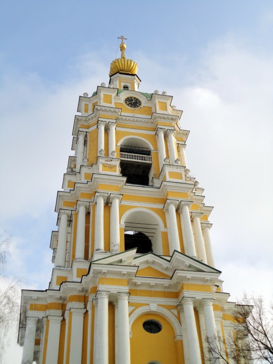 Таганский. Новоспасский монастырь. Церковь Сергия Радонежского в колокольне. архитектурные детали