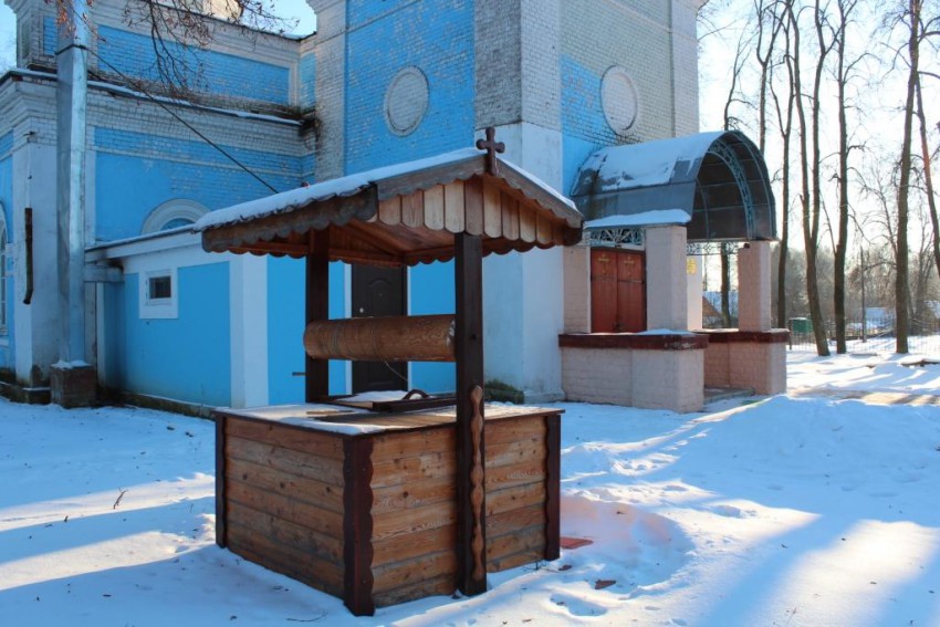 Церковь Преображения Господня, Спас-Суходрев (Малоярославецкий район, Калужская область). дополнительная информация, Колодец