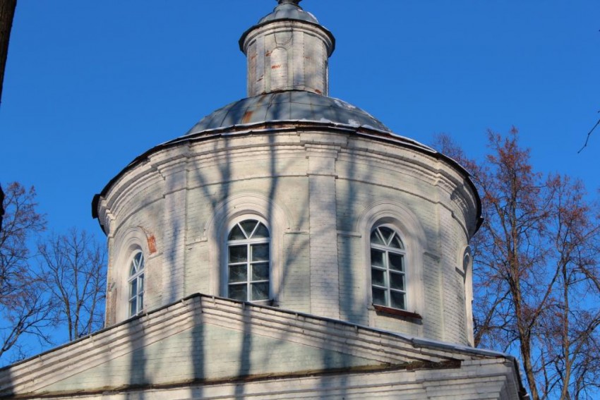 Церковь Преображения Господня, Спас-Суходрев (Малоярославецкий район, Калужская область). архитектурные детали, Барабан купола основного объема храма