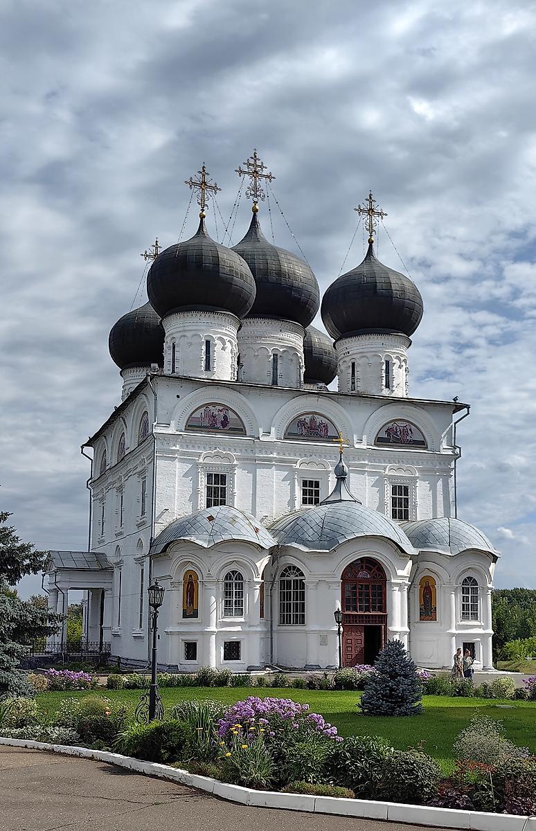 фасады. Успения Пресвятой Богородицы Трифонов монастырь. Кафедральный собор Успения Пресвятой Богородицы, Вятка (Киров) (Вятка (Киров), город, Кировская область)