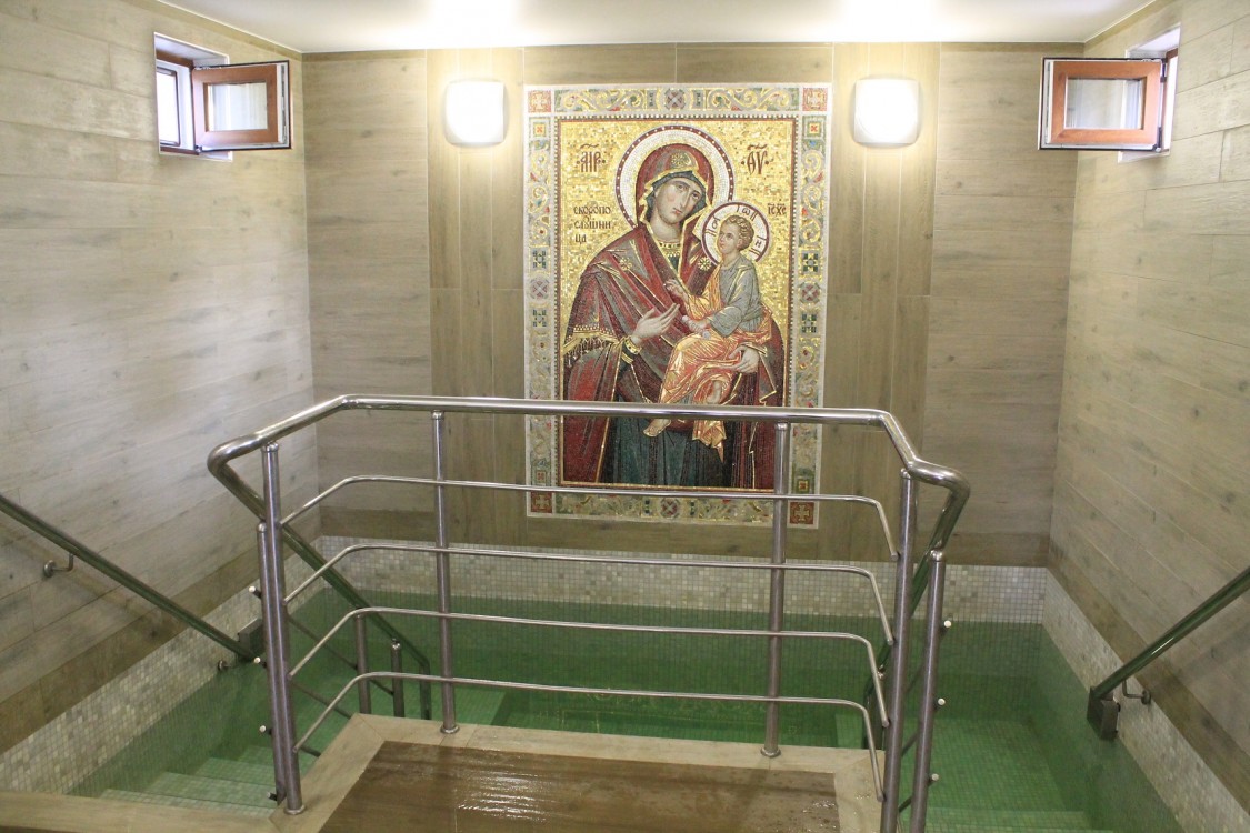Успения Пресвятой Богородицы Трифонов монастырь. Часовня Трифона Вятского, Вятка (Киров) (Вятка (Киров), город, Кировская область). интерьер и убранство, Купель на источнике